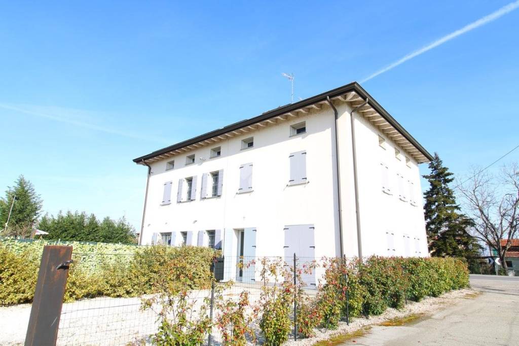 Casa Indipendente in vendita a Mirandola via massara, 24