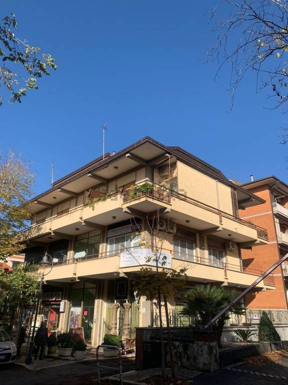 Appartamento in vendita a Grottaferrata viale 1 Maggio, 9