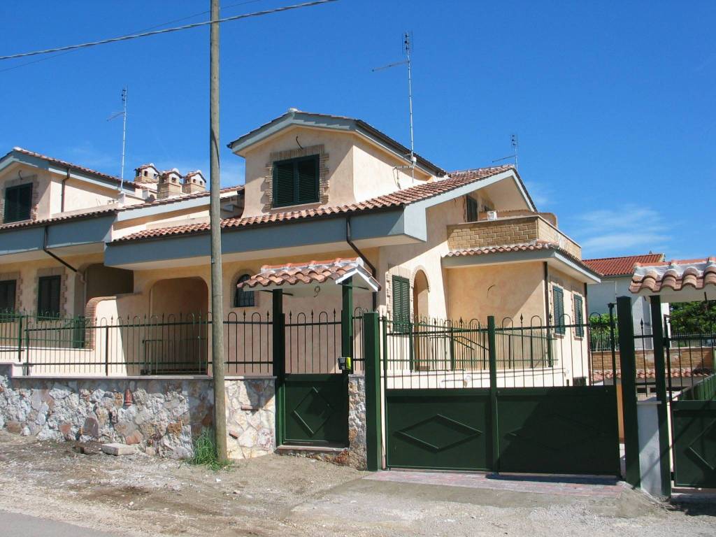Villa Bifamiliare in vendita a Guidonia Montecelio via Tacito