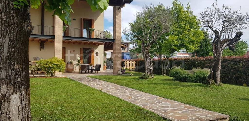 Villa Bifamiliare in vendita a Fonte via Lastego, 1