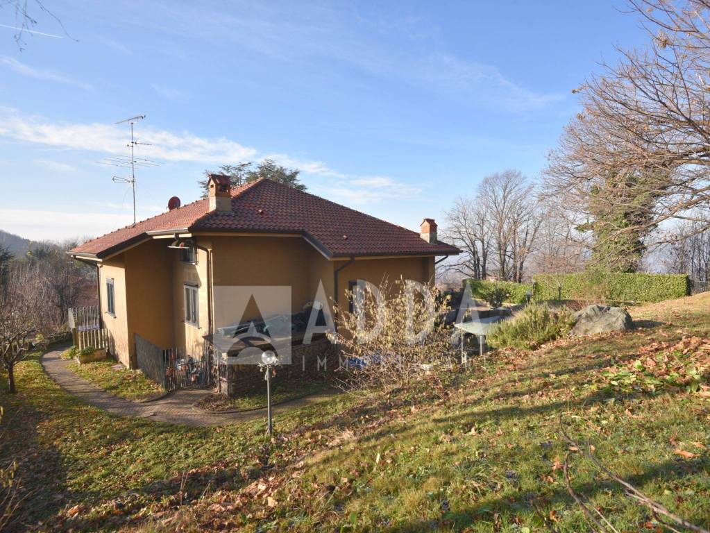 Villa in vendita a Colle Brianza via Lecco, 1