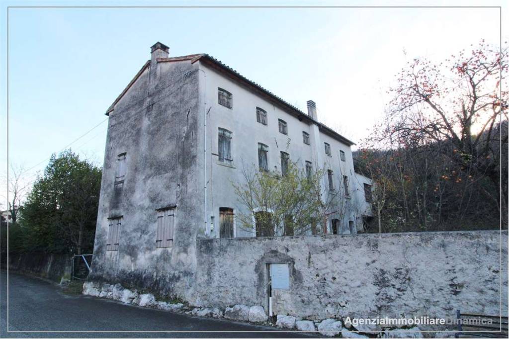Casa Indipendente in vendita a Tarzo via Fontane