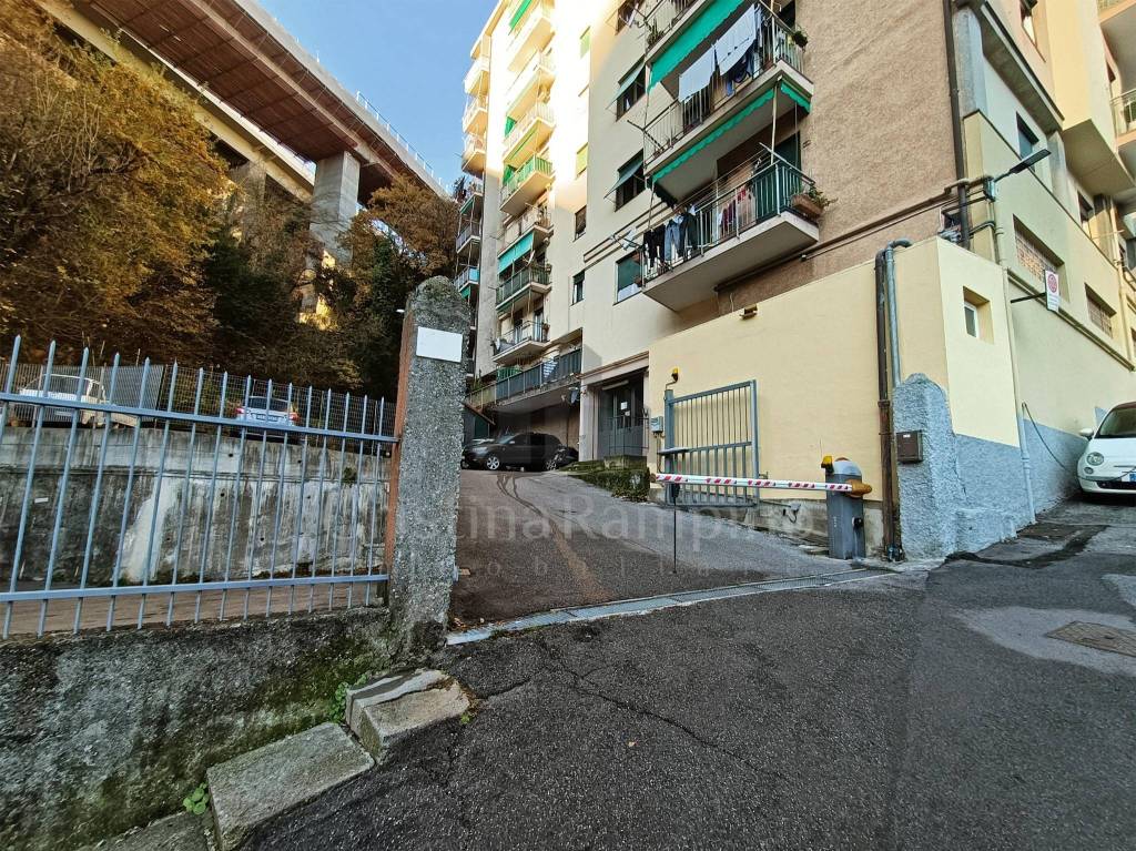 Magazzino in vendita a Genova via delle Gavette