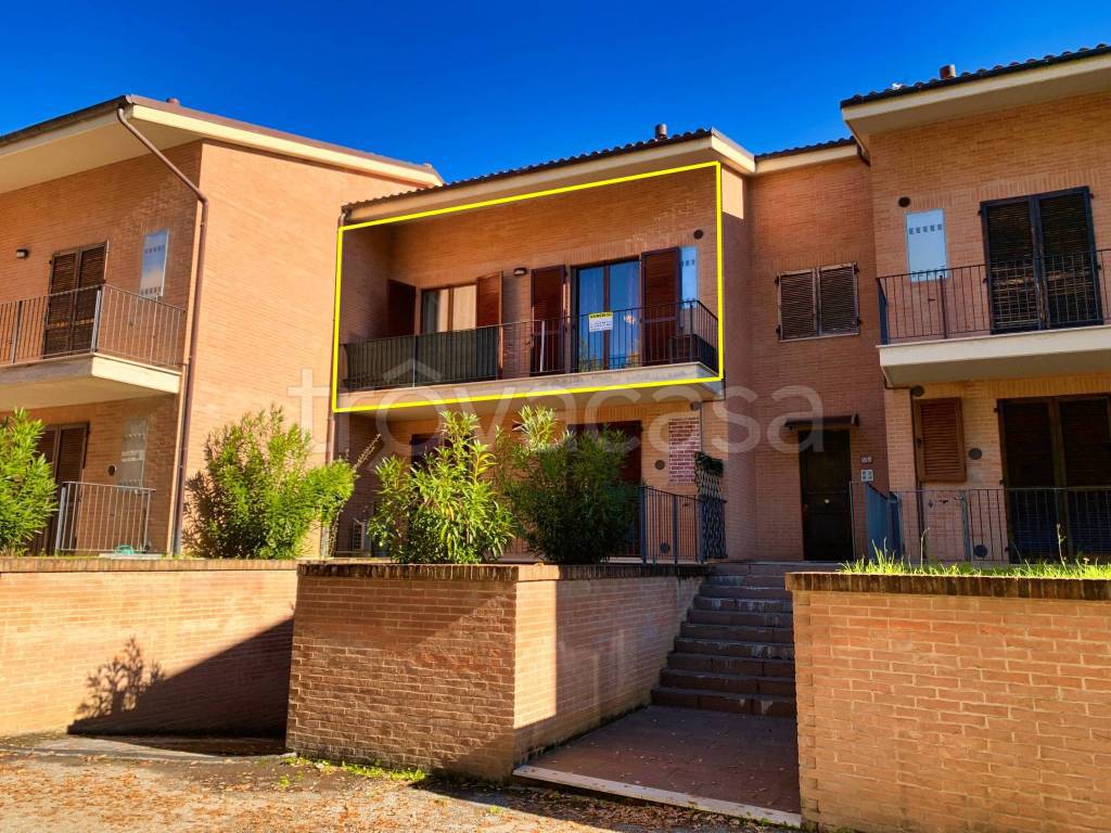 Appartamento in vendita a Sarnano via Alcide De Gasperi, 50