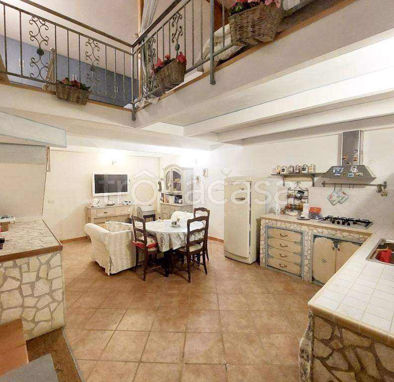 Appartamento in vendita a Gaeta salita Chiaromonte, 11