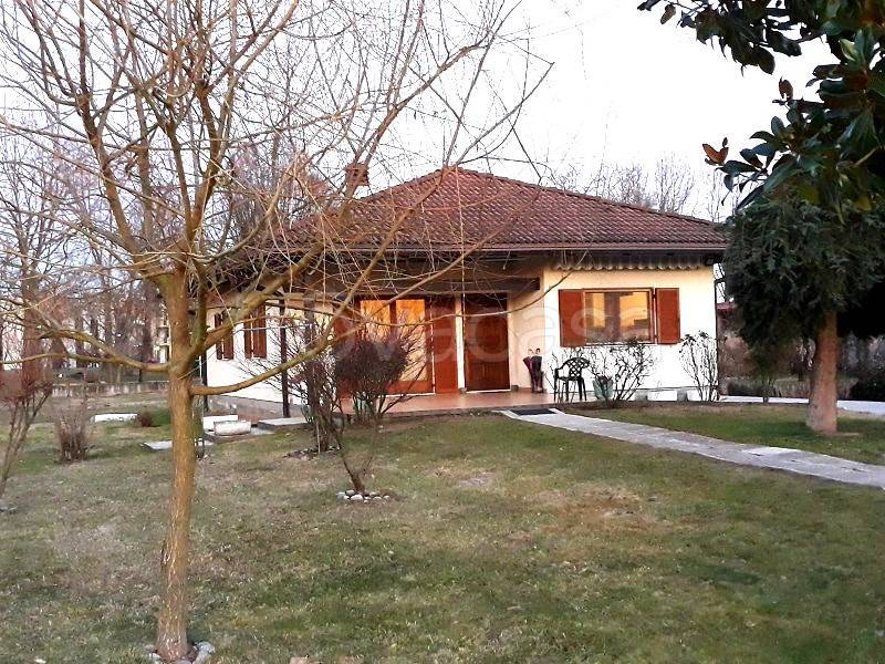 Villa in vendita a Bereguardo via Pavia, 25