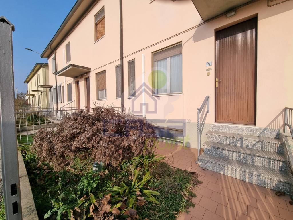 Casa Indipendente in vendita a Senna Lodigiana via Verdi