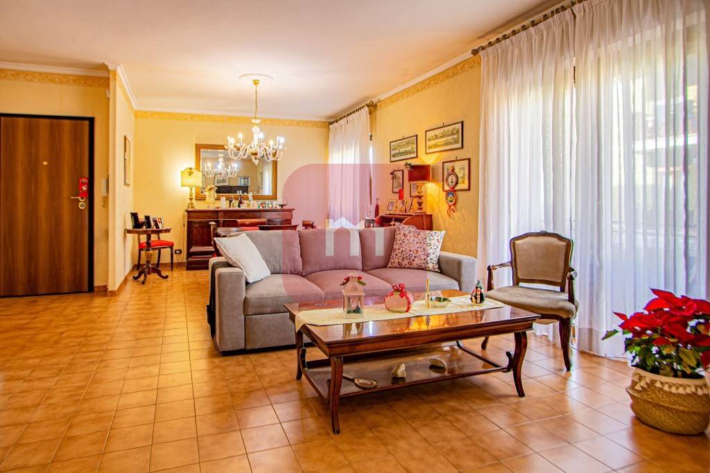 Appartamento in vendita a Tivoli via Lago di Garda