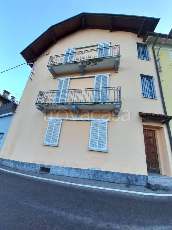 Casa Indipendente in vendita a Borgosesia via delle Fontane, 147