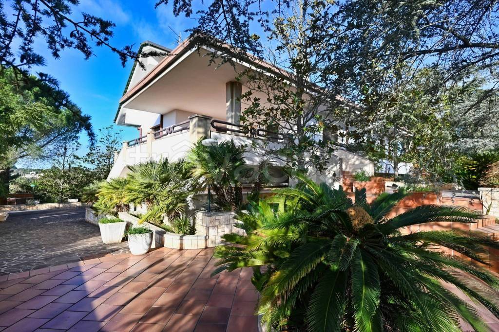 Villa in vendita a Putignano strada Comunale Pozzo Serralto