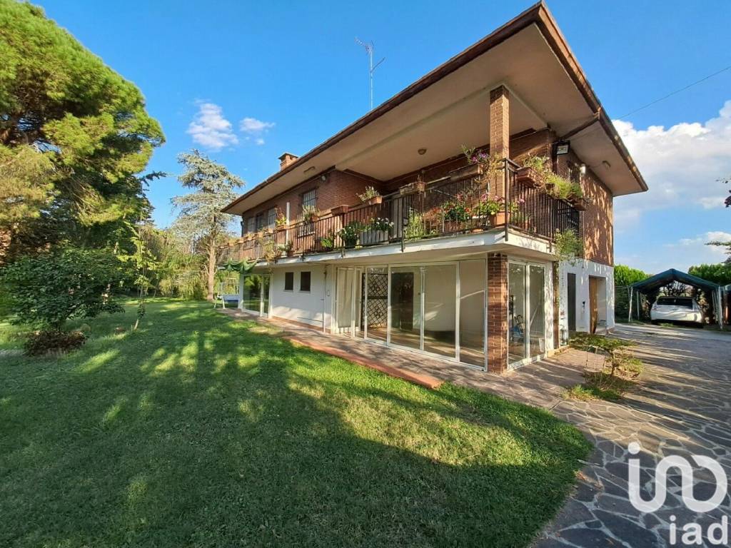 Villa in vendita a Ferrara via rabbiosa