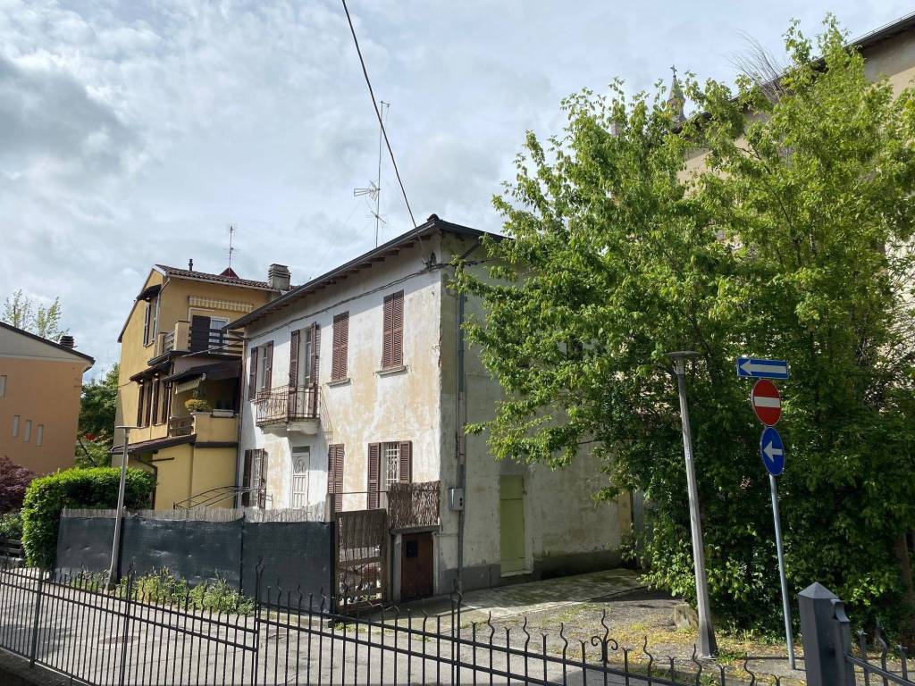 Villa in vendita a Salsomaggiore Terme via Bottego, 3