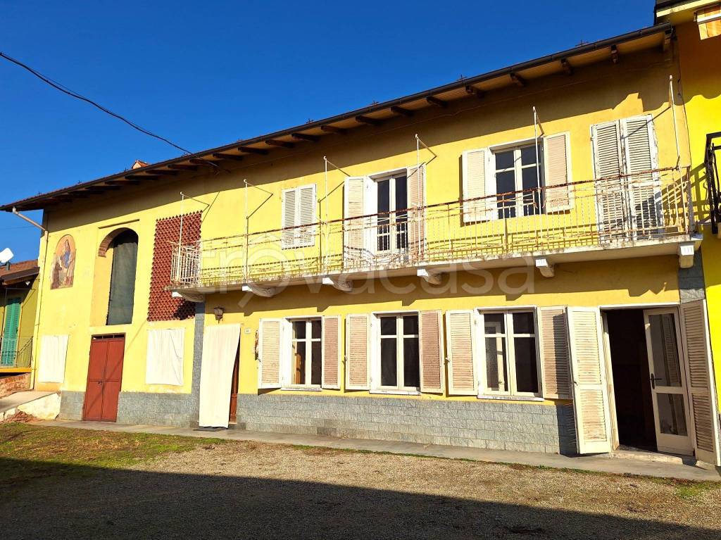 Villa in vendita a Sommariva Perno frazione Rossi, 61