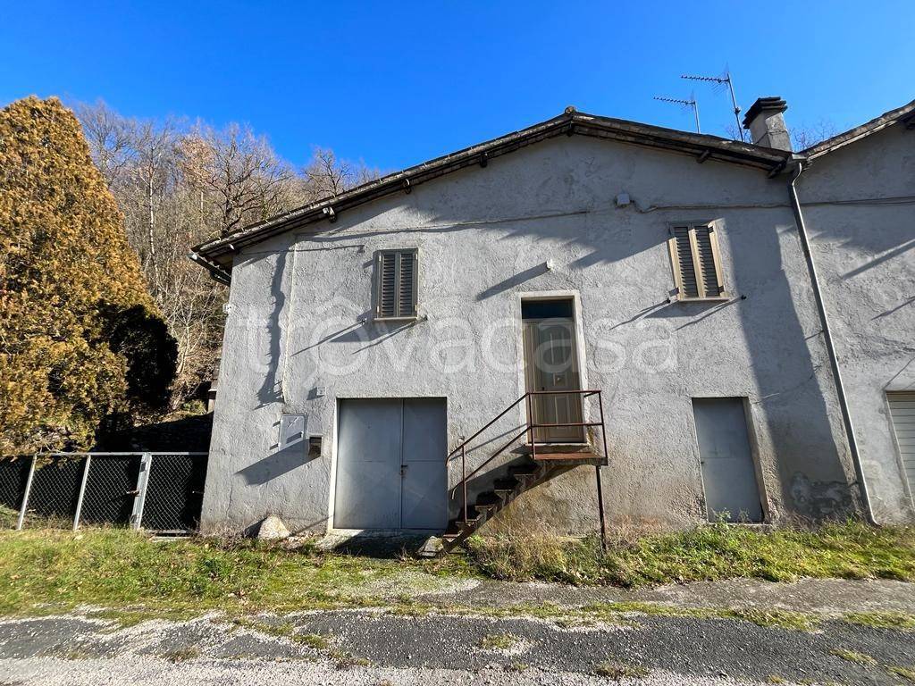 Casa Indipendente in vendita a Spoleto località Acquaiura