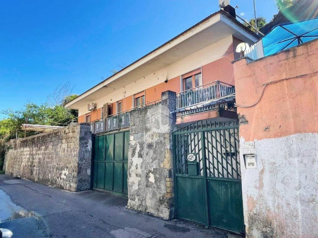Villa in vendita a Castellammare di Stabia via Grotta San Biagio