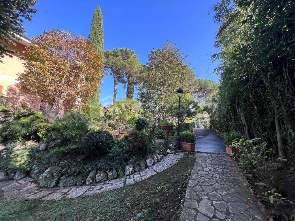 Villa Bifamiliare in vendita a Roma via del Monte di Casa, 63