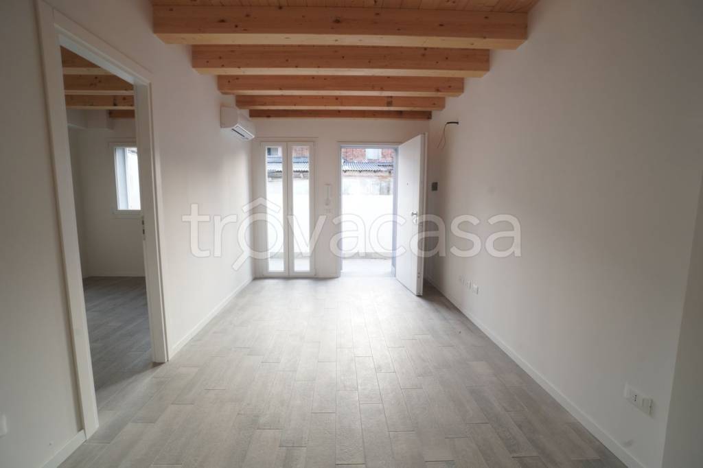 Appartamento in vendita a Bologna via Emilia Ponente, 330