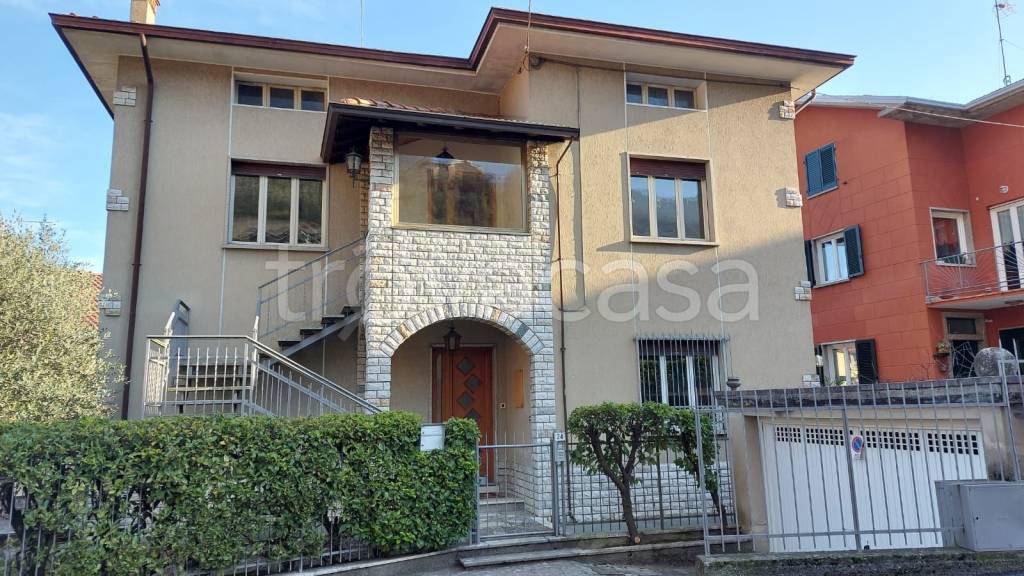 Villa Bifamiliare in in vendita da privato a Costa Volpino via San Rocco, 24
