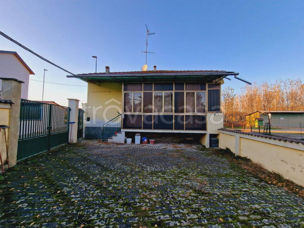 Villa in in vendita da privato a Vercelli strada Provinciale vercelli-prarolo