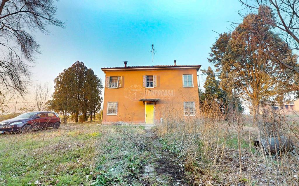 Casa Indipendente in vendita a Bondeno via per Scortichino 99