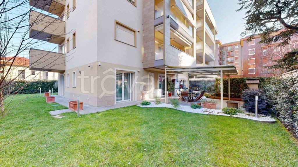 Appartamento in vendita a Cusano Milanino via Alessandro Manzoni, 18