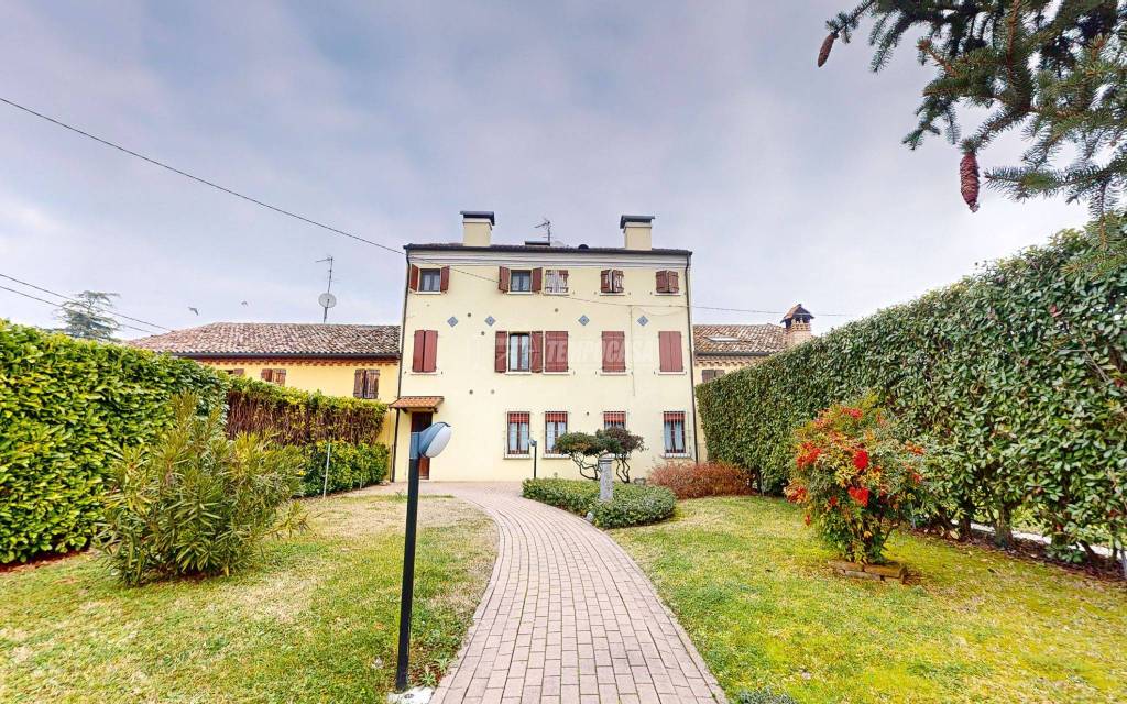 Appartamento in vendita a Ferrara via Ponti Sette 10