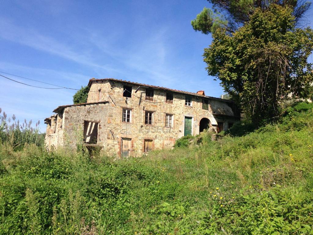 Casale in vendita a Lucca via della Maulina, 720