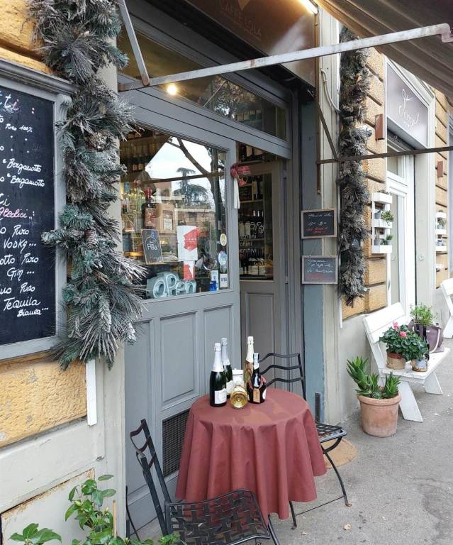 Bar in vendita a Firenze viale Alessandro Volta