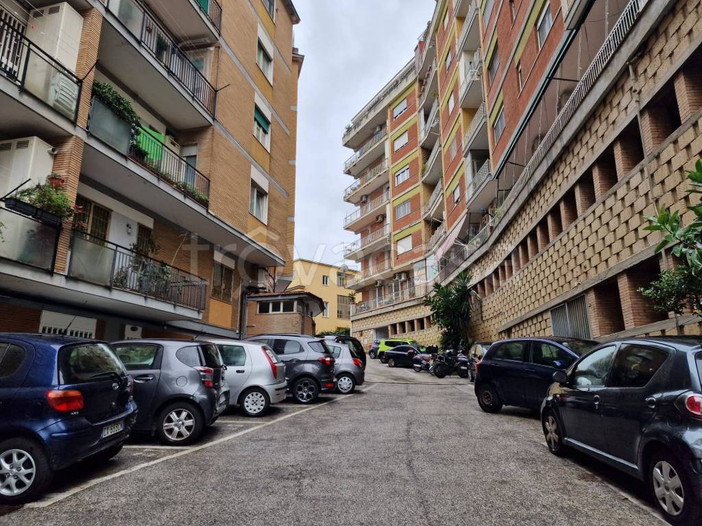 Appartamento in vendita a Napoli via Domenico di Gravina