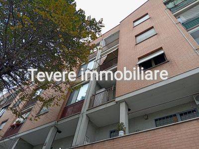 Appartamento in vendita a Roma via di Macchia Saponara