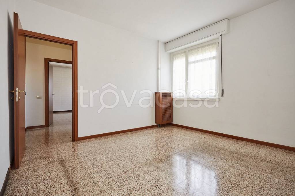 Appartamento in vendita a Milano via Demonte, 1