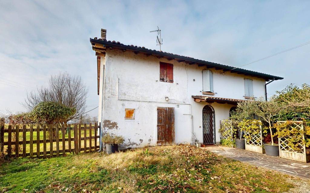 Casa Indipendente in vendita a San Giovanni in Persiceto via Lupria, 3