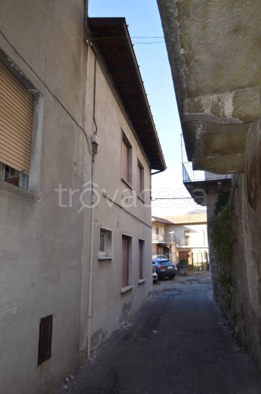 Casa Indipendente in vendita a Gemonio via Castelfidardo, 24