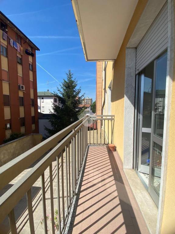 Appartamento in vendita a San Donato Milanese via Brenta, 3
