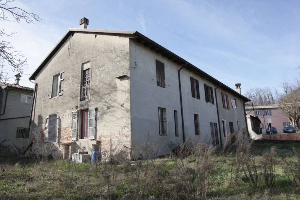 Cascina in vendita a Borgonovo Val Tidone ss412, 103