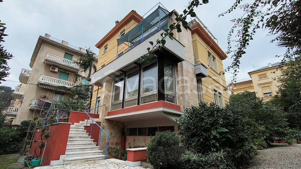 Villa in vendita a Genova via Marcello Prestinari
