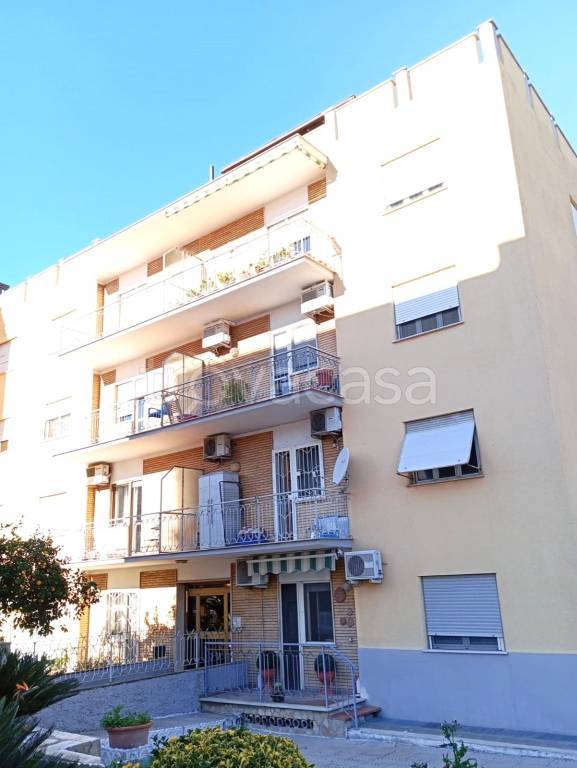 Appartamento in vendita a Civitavecchia via Leopoli, 32