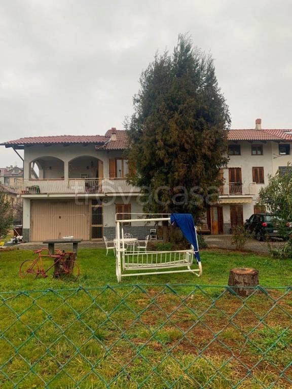 Villa Bifamiliare in vendita a Ciriè via Adelaide Sopetto, 9