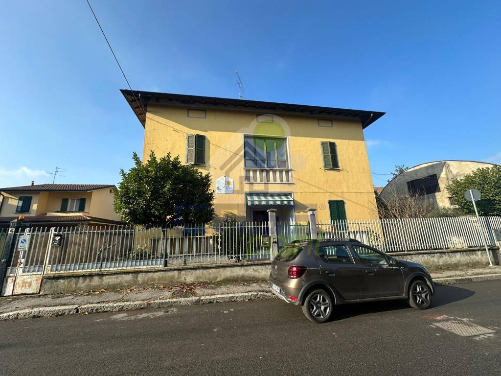 Casa Indipendente in vendita a San Colombano al Lambro via Matteotti