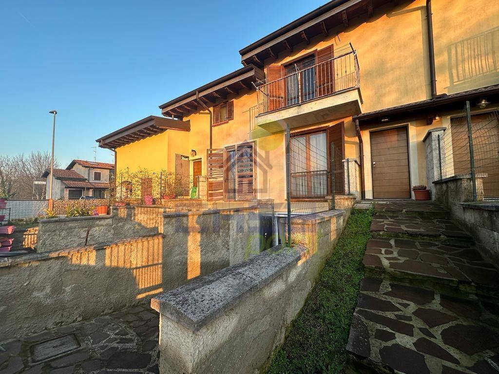 Villa a Schiera in vendita a Chignolo Po via dei pilastri
