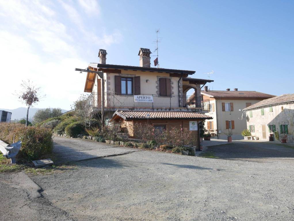 Villa Bifamiliare in vendita a Serramazzoni via Giardini Nord