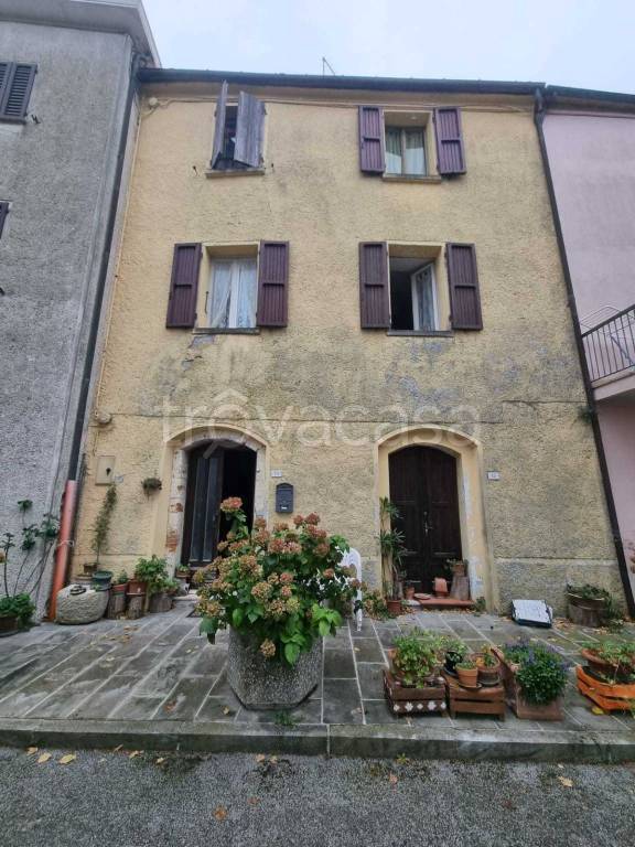 Villa in vendita a Monte Grimano Terme via dante alighieri