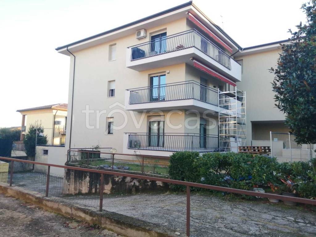 Appartamento in vendita a Pescantina via Don Calabria, 11