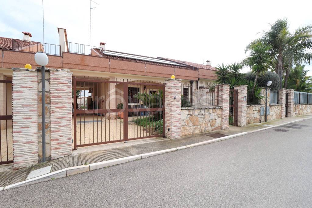 Villa a Schiera in vendita a Bari via Napoli, 211