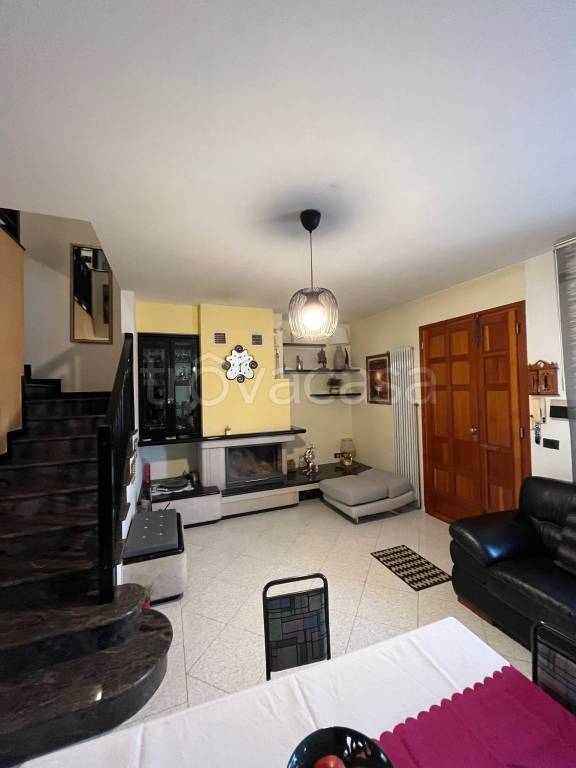 Villa a Schiera in vendita a Talamello borgo Pini, 36
