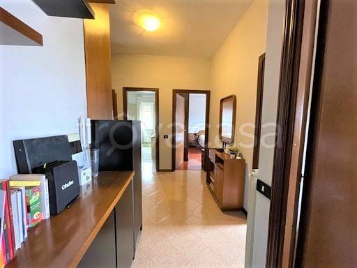 Appartamento in vendita a Roma via Enrico Bondi, 200