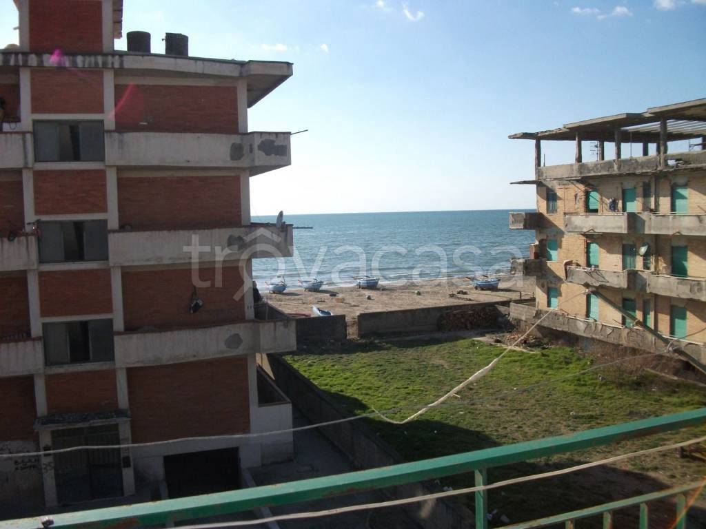 Appartamento in vendita a Giugliano in Campania via del Mare, 25