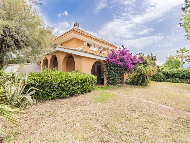 Villa Bifamiliare in vendita a Ladispoli via del Toro