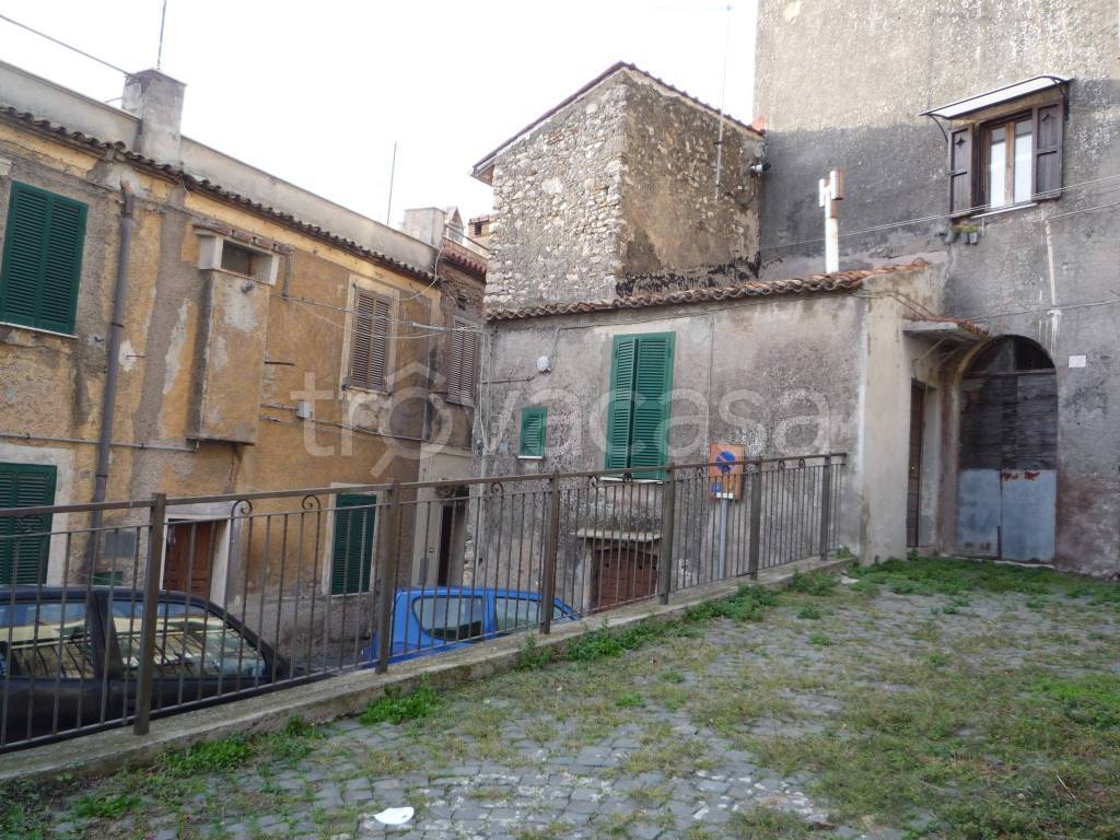 Appartamento in vendita a Palombara Sabina via Monte Cavallo, 19