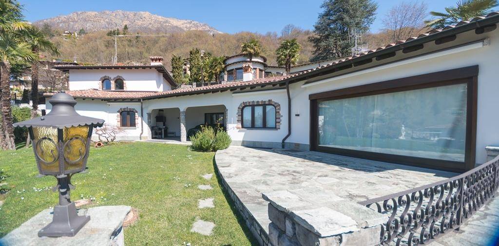 Villa in vendita a Carlazzo via Belvedere